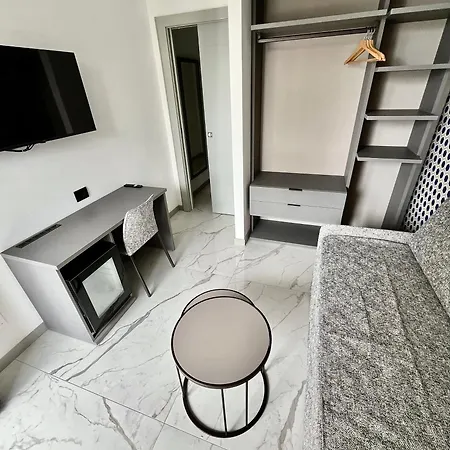 Levi ホテル サンレモ